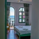 The Diplomat 2* Turunç