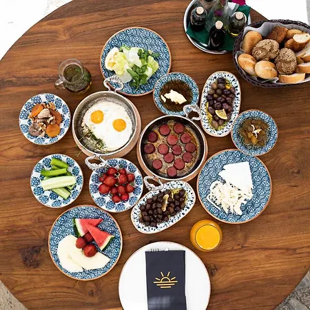 The Diplomat 2* تورونشْ