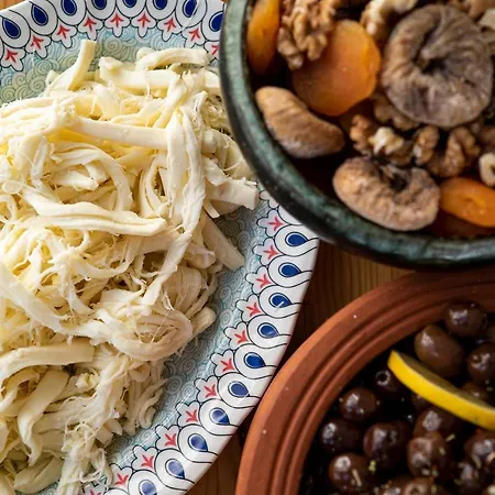 The Diplomat 2* تورونشْ