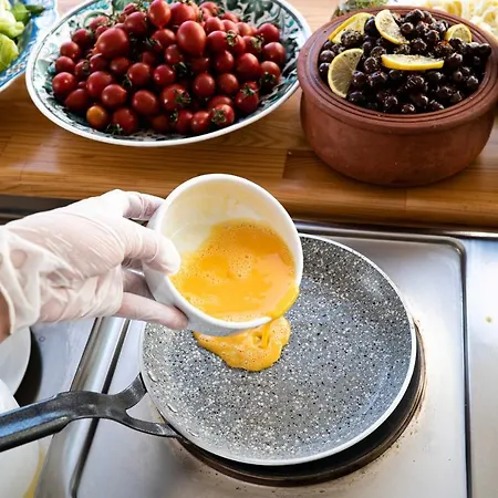 The Diplomat 2* تورونشْ