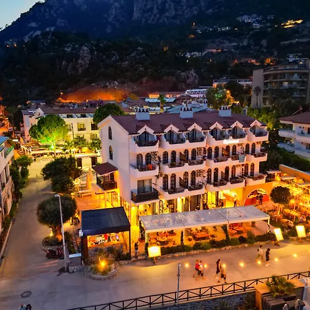 The Diplomat فندق تورونشْ