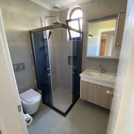 The Diplomat 2* تورونشْ